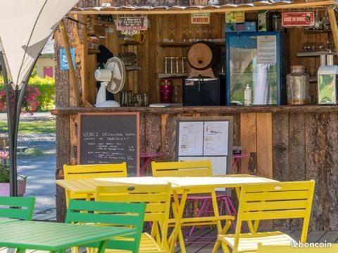 Oh! Campings - Camping Paradis A L'Ombre Des Tilleuls Peyrouse Luaran gambar