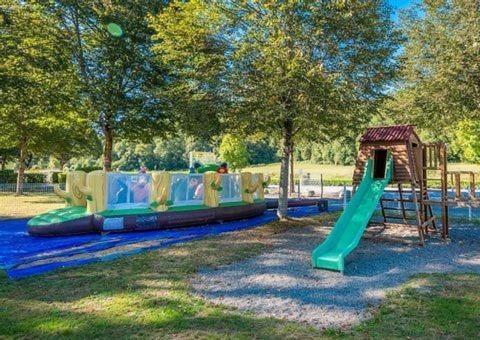 Oh! Campings - Camping Paradis A L'Ombre Des Tilleuls Peyrouse Luaran gambar
